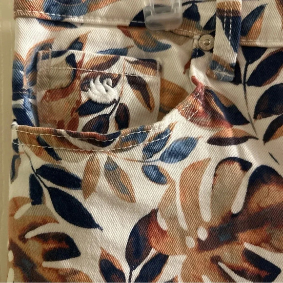 Gloria Vanderbilt Amanda Floral High Rise Stretch Knee Capri/cropped Size 16P - Picture 4 of 11